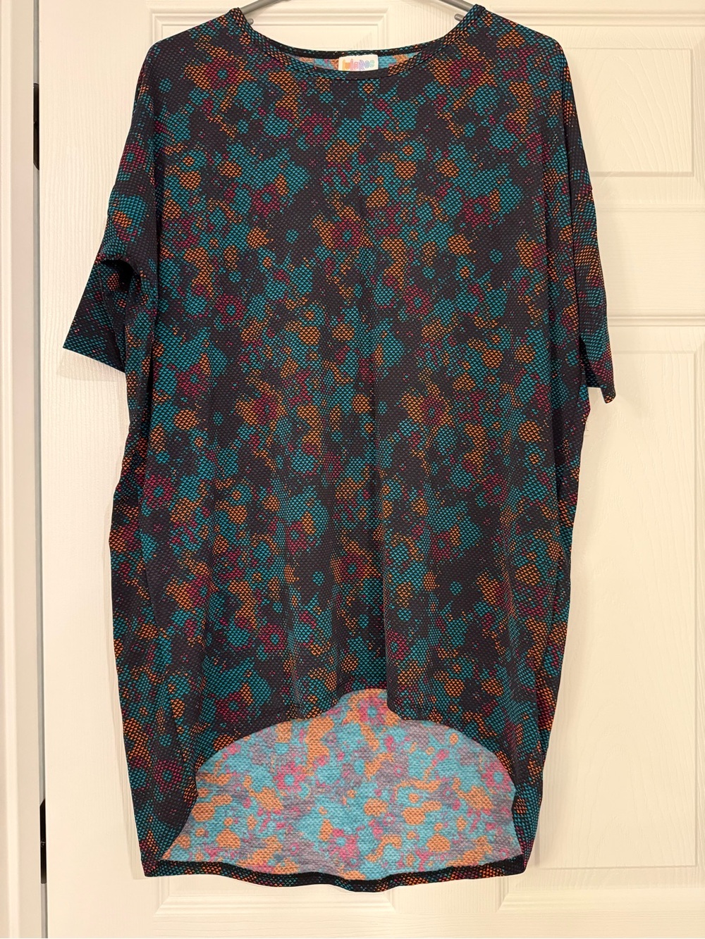 Lularoe Irma Black Patterned Short-Sleeve Tunic